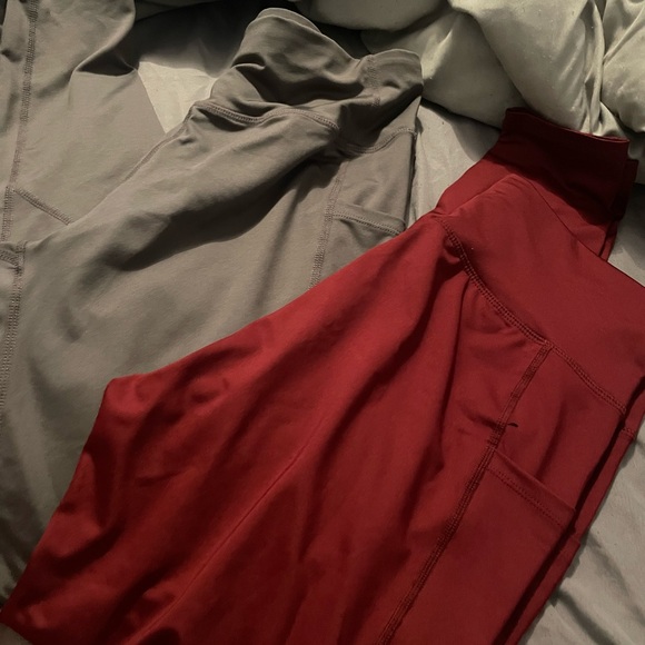 2 leggings ⭐️10 items for $10 - Picture 2 of 5